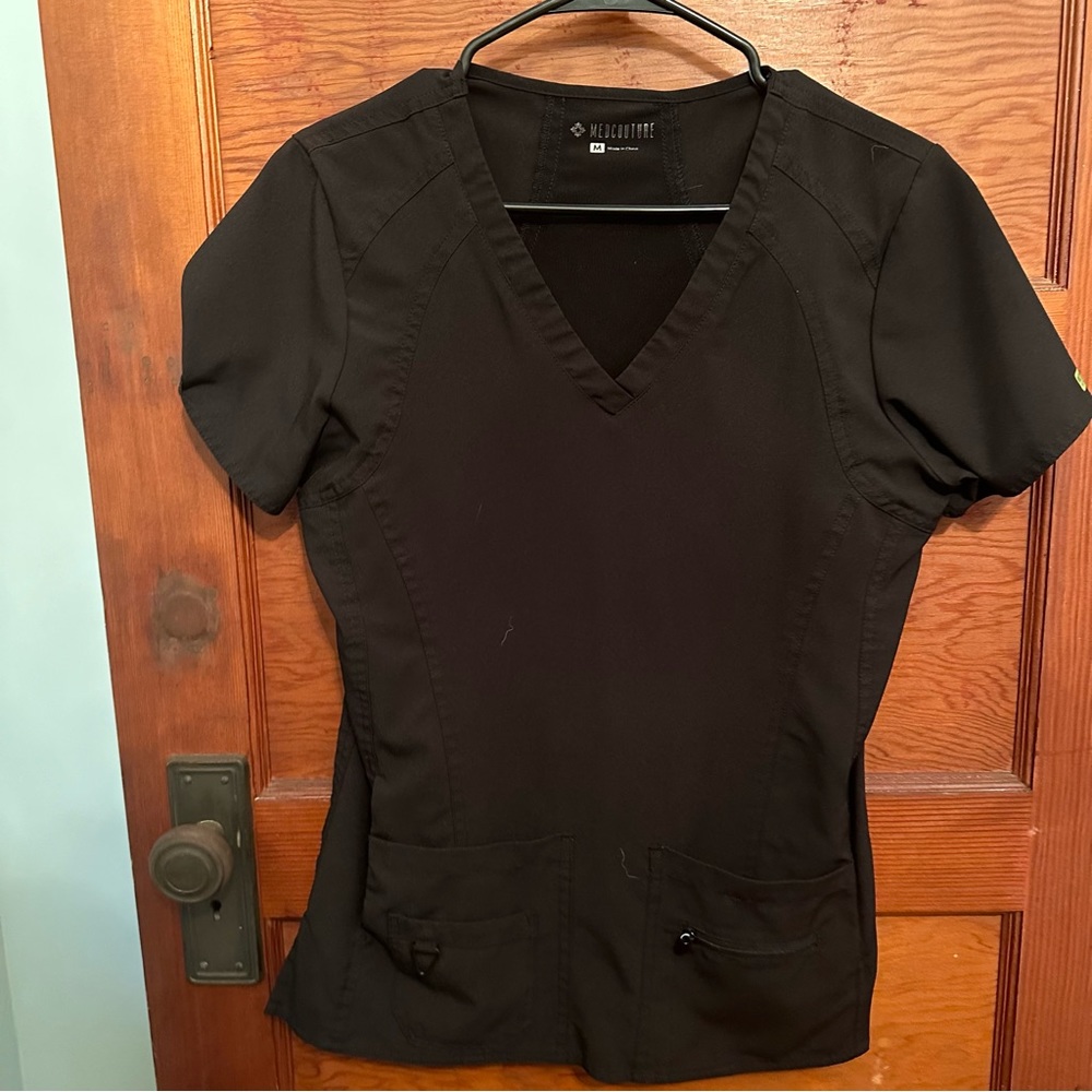 Black Med Coutour Scrub Top